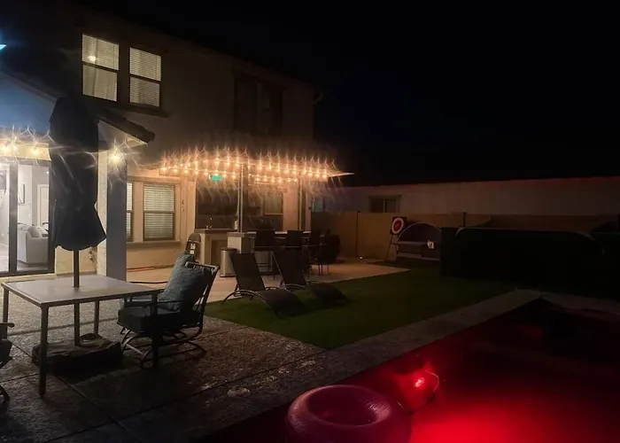 Luxury 5br With Private Heated Pool And Year Round Hot Tub Holiday home *