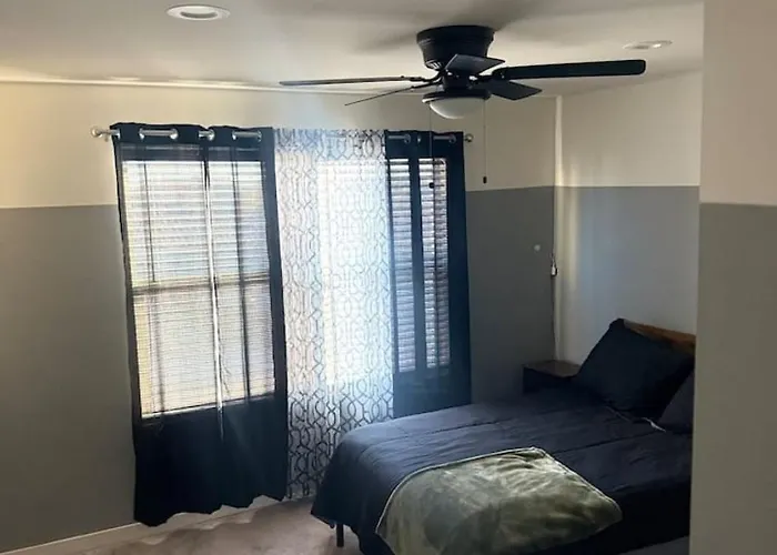 Luxury 5br With Private Heated Pool And Year Round Hot Tub Holiday home *